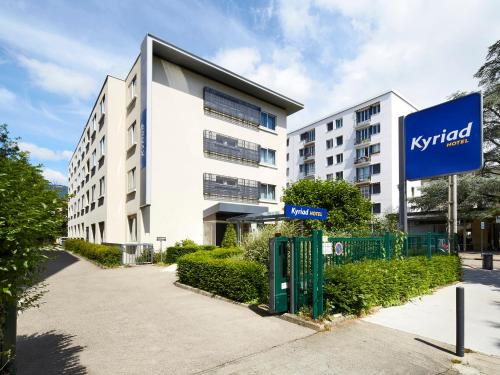 Kyriad Grenoble Centre : Hotels proche d'Échirolles
