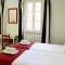 Hotels Auberge Le Romarin : photos des chambres