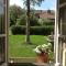 Maisons de vacances Cardabelle Holiday Home with private garden : photos des chambres