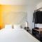 Hotels B&B HOTEL Paris Saint-Denis Pleyel : photos des chambres