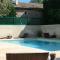 Maisons de vacances Maison de 3 chambres avec piscine partagee jardin clos et wifi a Saint Victor la Coste : photos des chambres