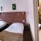 Hotels La Buissonniere : photos des chambres