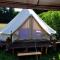 Campings Guillerin Caravan and Glamping : photos des chambres