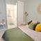 Appartements Appart Poissy Relax Wi-Fi Pool by Servallgroup : photos des chambres