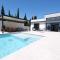 Maisons de vacances LS6-408 ERNO Villa contemporaine avec piscine privee 8 couchages a Chateauneuf de Gadagne - Proche d’Avignon : photos des chambres