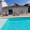 Villas Villa Quatreal en Provence. Piscine chauffee : photos des chambres
