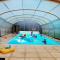 Maisons de vacances Villa with covered and heated swimming pool : photos des chambres