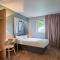 Hotels B&B HOTEL Caen Memorial : photos des chambres
