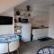 Appartements Studio tout equipe : photos des chambres