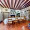 Maisons de vacances Amazing Home In Parennes With Kitchen : photos des chambres