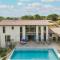Villas 5-Star LUXURY hilltop house with heated salt pool and hot tub, close to Carcassonne : photos des chambres