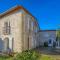 Maisons de vacances Country Escape in Rauzan Relaxation and Comfort in a Country House : photos des chambres