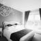 Hotels Hotel Les Demoiselles : photos des chambres