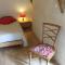 B&B / Chambres d'hotes LES CHAMBRES AUX LOUPS : photos des chambres