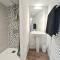 Appartements Studio entier proche des commerces - 1 a 2 pers - : photos des chambres