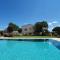 Maisons de vacances Lavande- Family Villa with Pool near Pezenas : photos des chambres