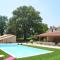 Maisons de vacances Grand gite 230m², piscine chauffee, 16personnes, brasero : photos des chambres