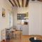 Appartements Maison Emily in Senlis by La Boite En Plus : photos des chambres