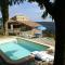 Maisons de vacances Detached holiday home in Chassiers with pool : photos des chambres