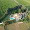 Maisons de vacances CASA-Manon des sources spacious holiday home with pool in Brue-Auriac : photos des chambres