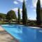 Maisons de vacances Cosy former bakery house with communal swimming pool : photos des chambres