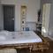 B&B / Chambres d'hotes Grande chambre avec lit Bambou et canape lit : photos des chambres