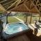 Villas Chaignonnieres Roulotte 19pers jacuzzi 15min mer : photos des chambres