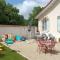 Maisons de vacances Gite Artenay, 5 pieces, 10 personnes - FR-1-590-255 : photos des chambres