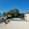 Maisons de vacances Appealing holiday home in Loubigne with private pool : photos des chambres